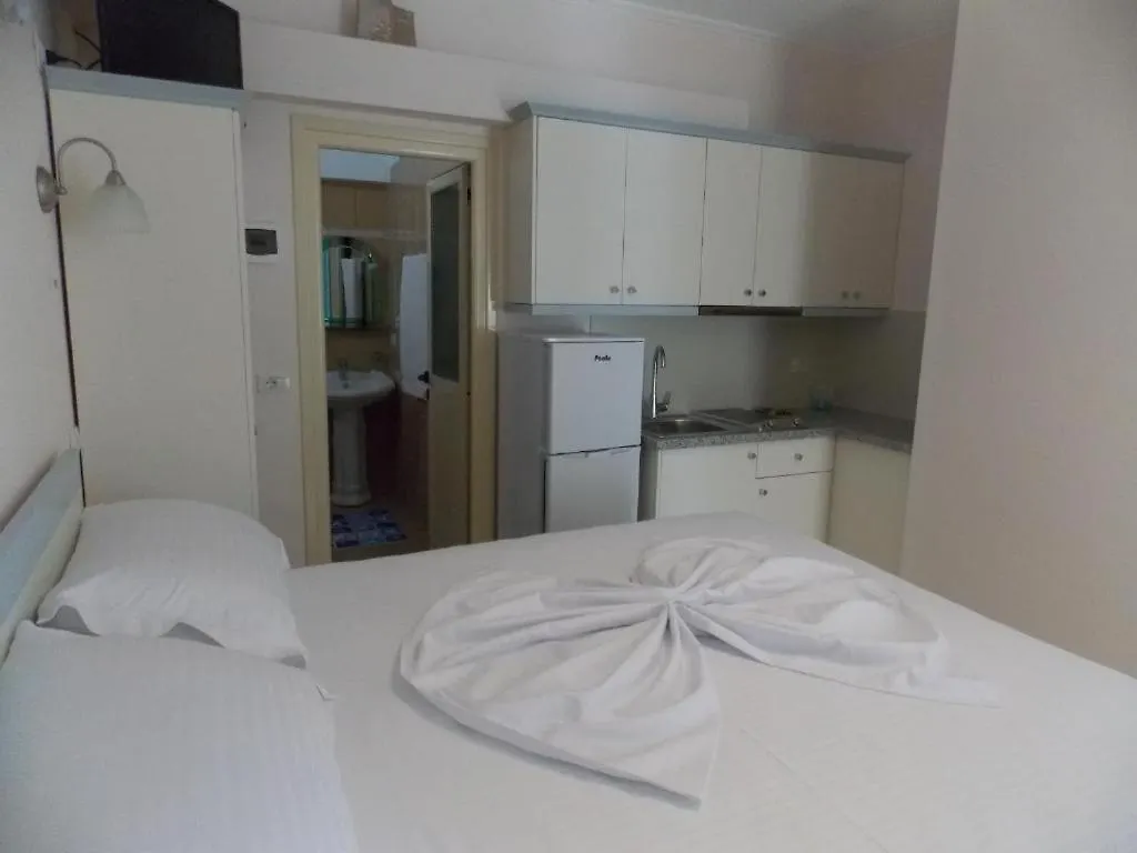 Amber Apartments Sarandë 0*,